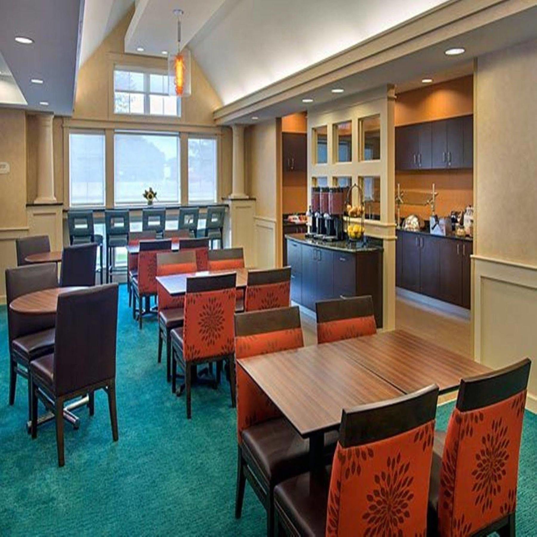 Hotel By Marriott